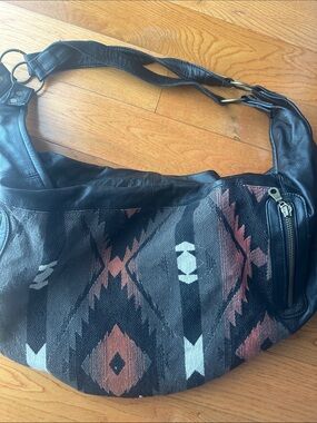 Black Aztec-Patterned Women's Shoulder Bag